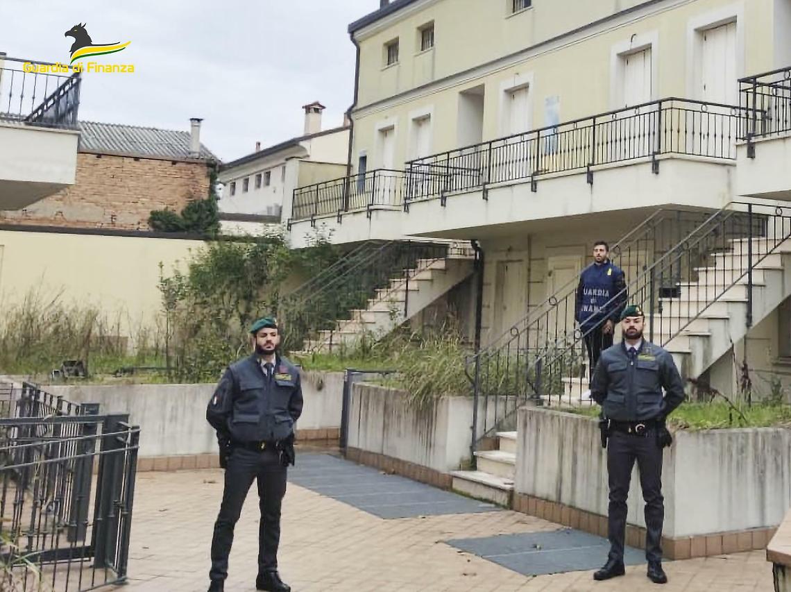 Riciclava i soldi della camorra, maxi-confisca da 294 milioni