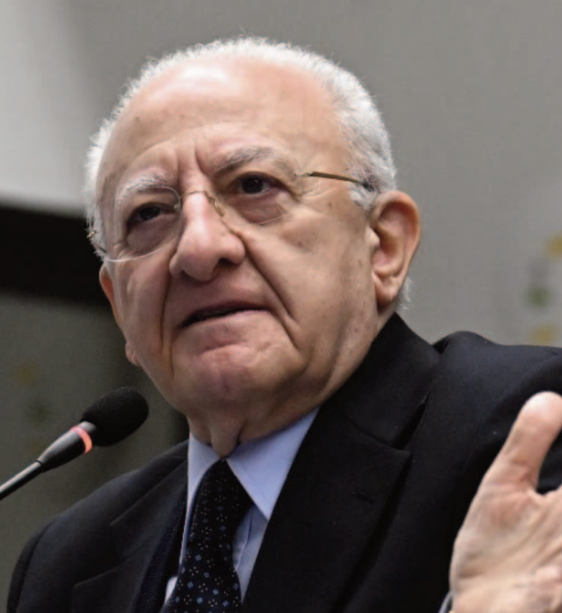 De Luca: «Consulta? Pronto alla festa. Contro di me imbecilli di centrosinistra»