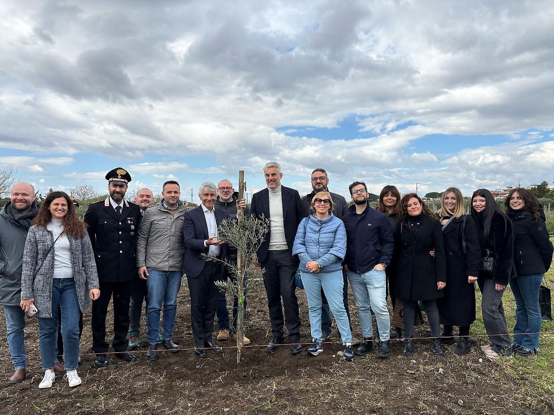 Dalla confisca al riscatto sociale, il ministro Abodi in visita a Terra Felix