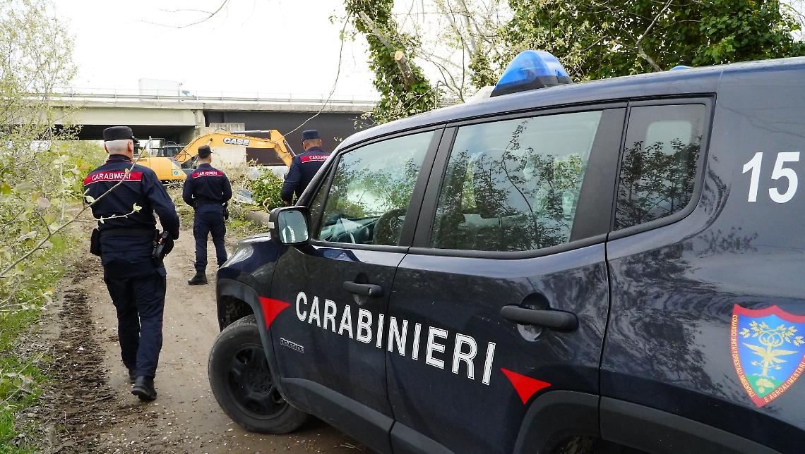 Via i “Cala cala" dal Volturno, 600mila euro e 3 mesi di lavoro per demolirne 60