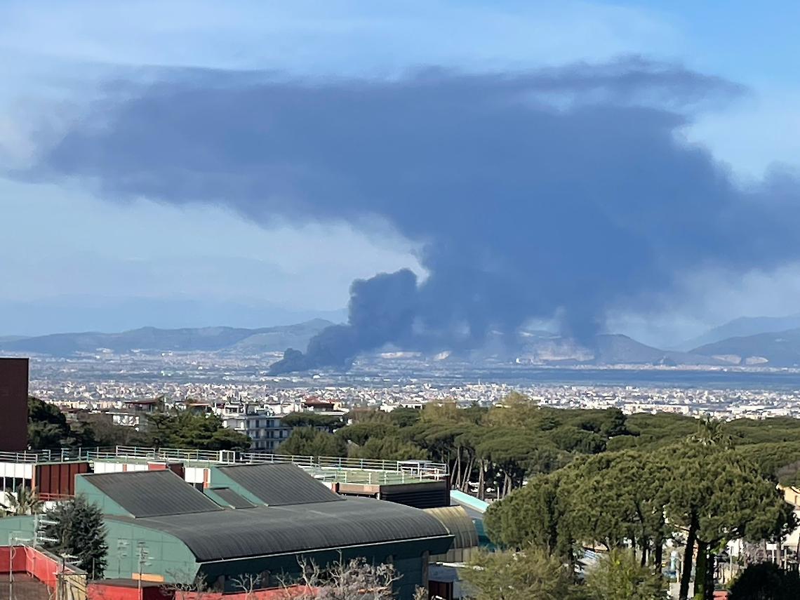 Incendio a Caivano, i dati dell'Arpac