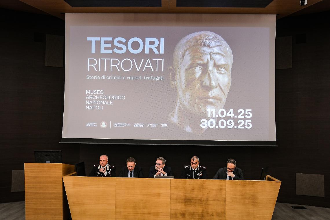Al Mann la mostra sul mercato nero delle opere d'arte