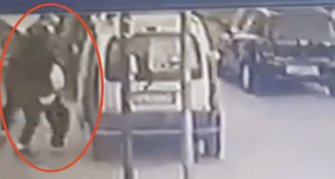 Il rapimento choc in un video: «Paga subito e niente polizia»