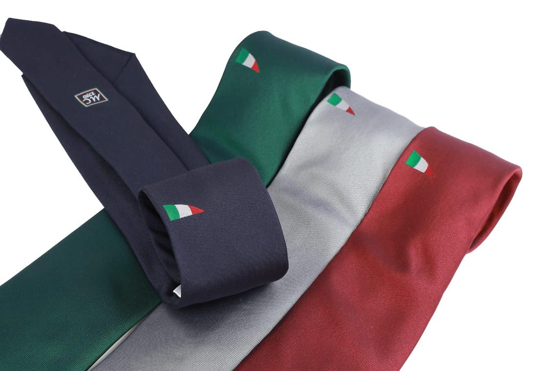 L’iconica “Cravatta Italia”, Cilento 1780 celebra il Made in Italy