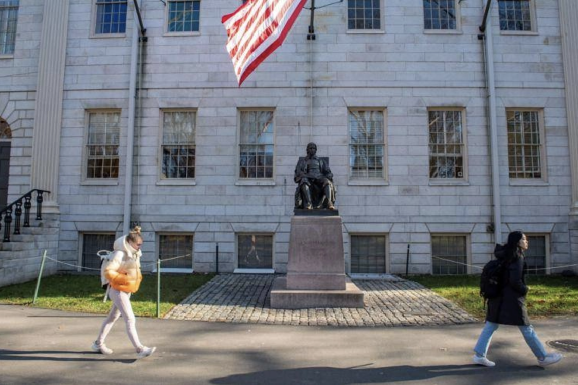 Harvard “punita" dall'amministrazione Trump: in difesa interviene Obama