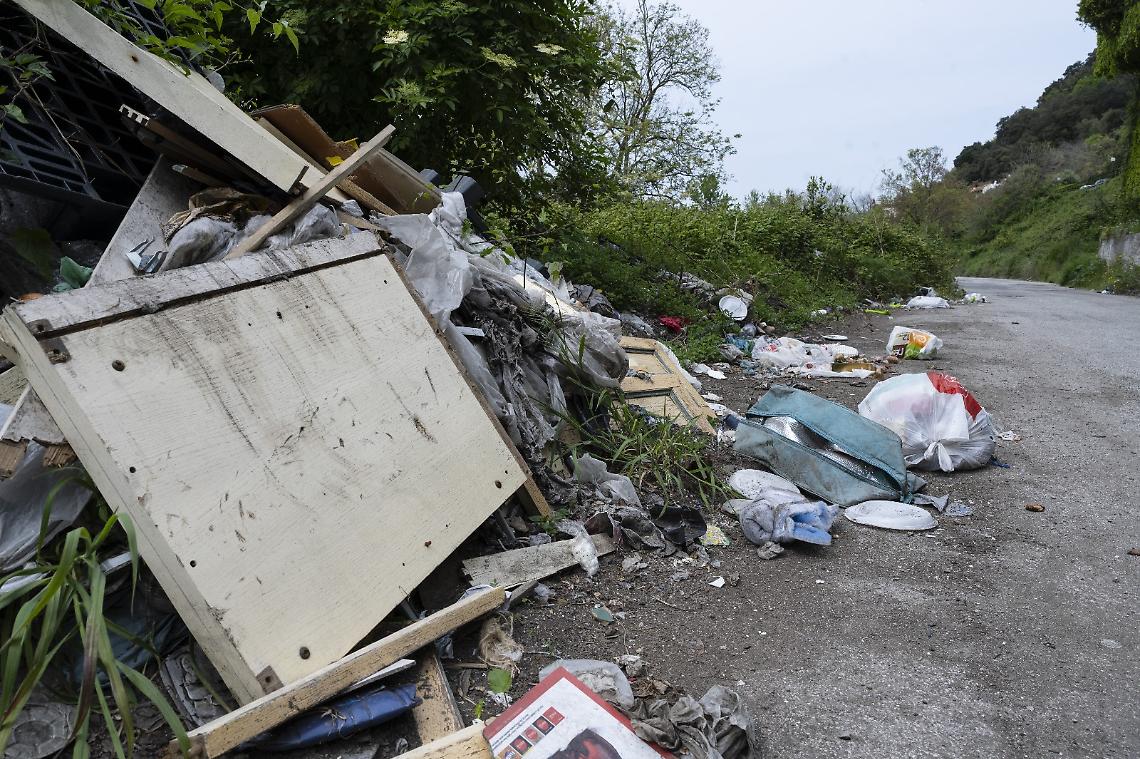 In Campania torna a crescere la produzione dei rifiuti urbani