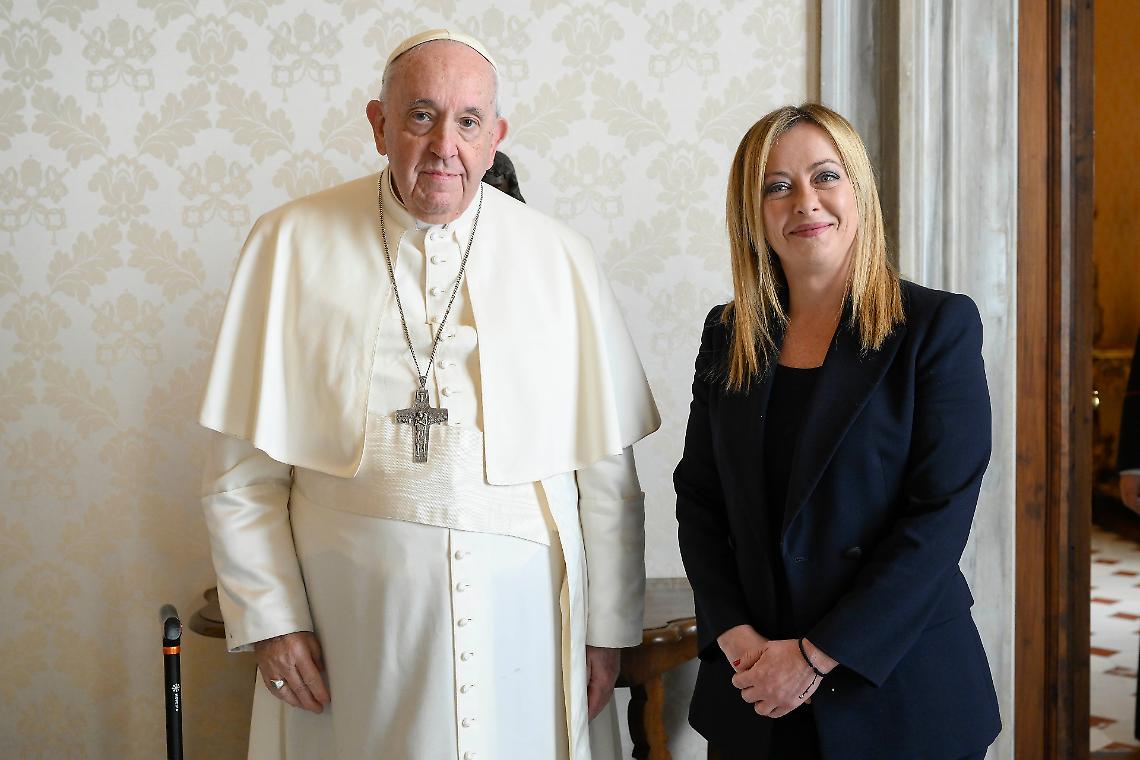 Quei colloqui riservati tra la Meloni e Francesco