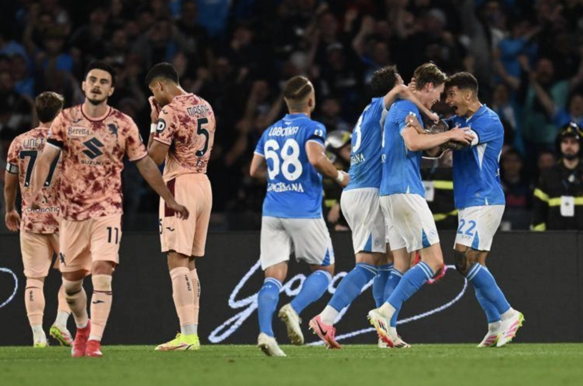 Napoli, fuga per lo scudetto