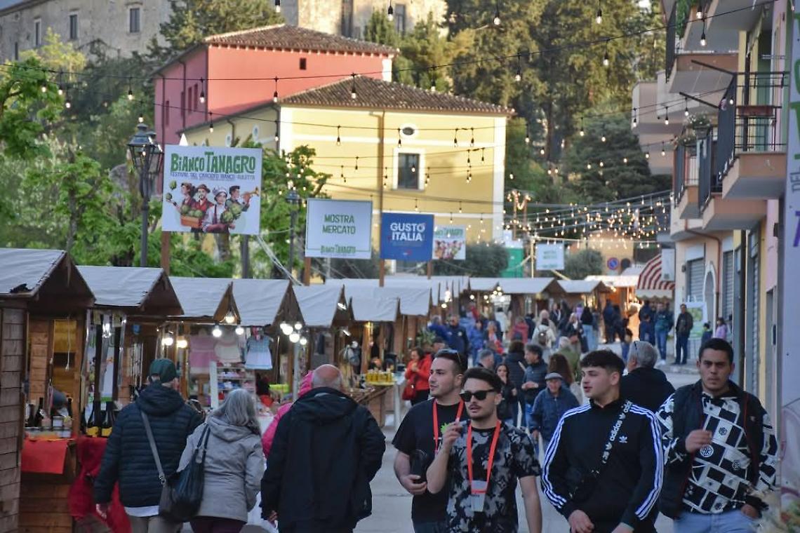 Bianco Tanagro, il festival del carciofo bianco è pronto per un altro week-end