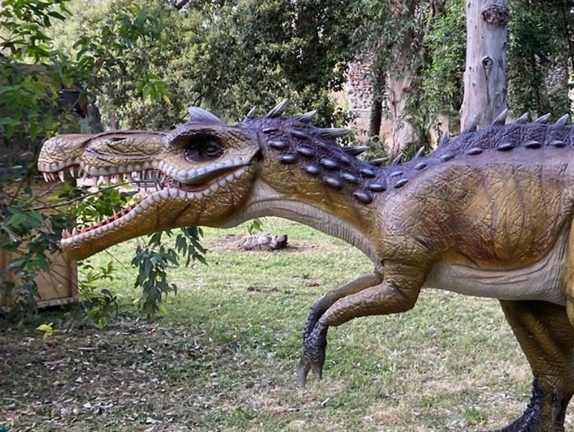 “Dinosaurs Experience”, un viaggio tra i giganti della Preistoria