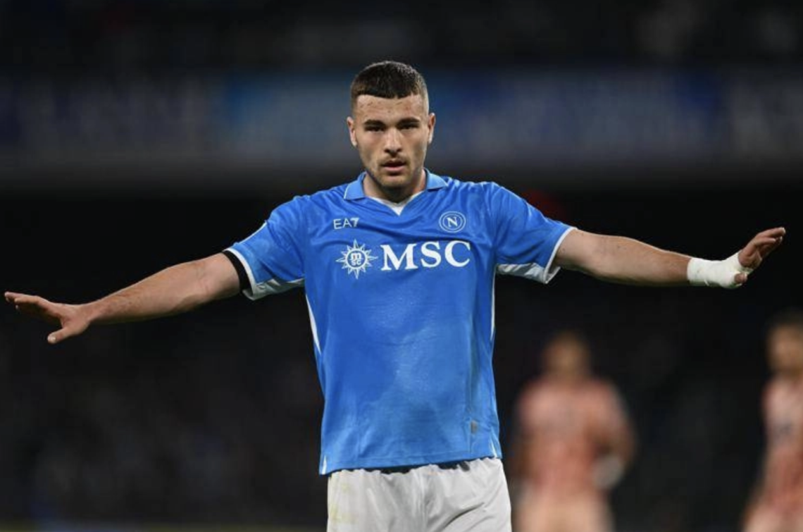 Buongiorno va sostenuto e aiutato non giudicato e distrutto