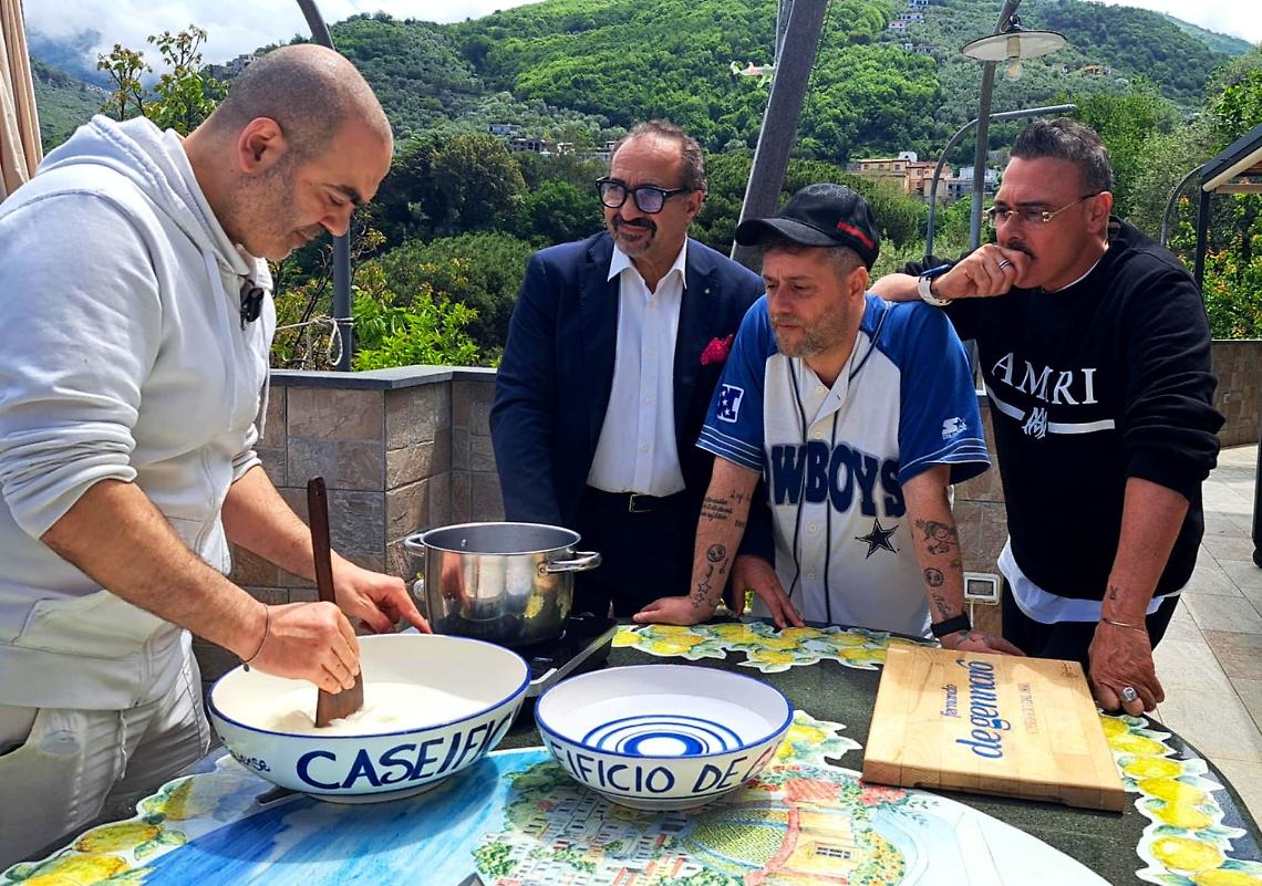 A Vico Equense con il Provolone del Monaco