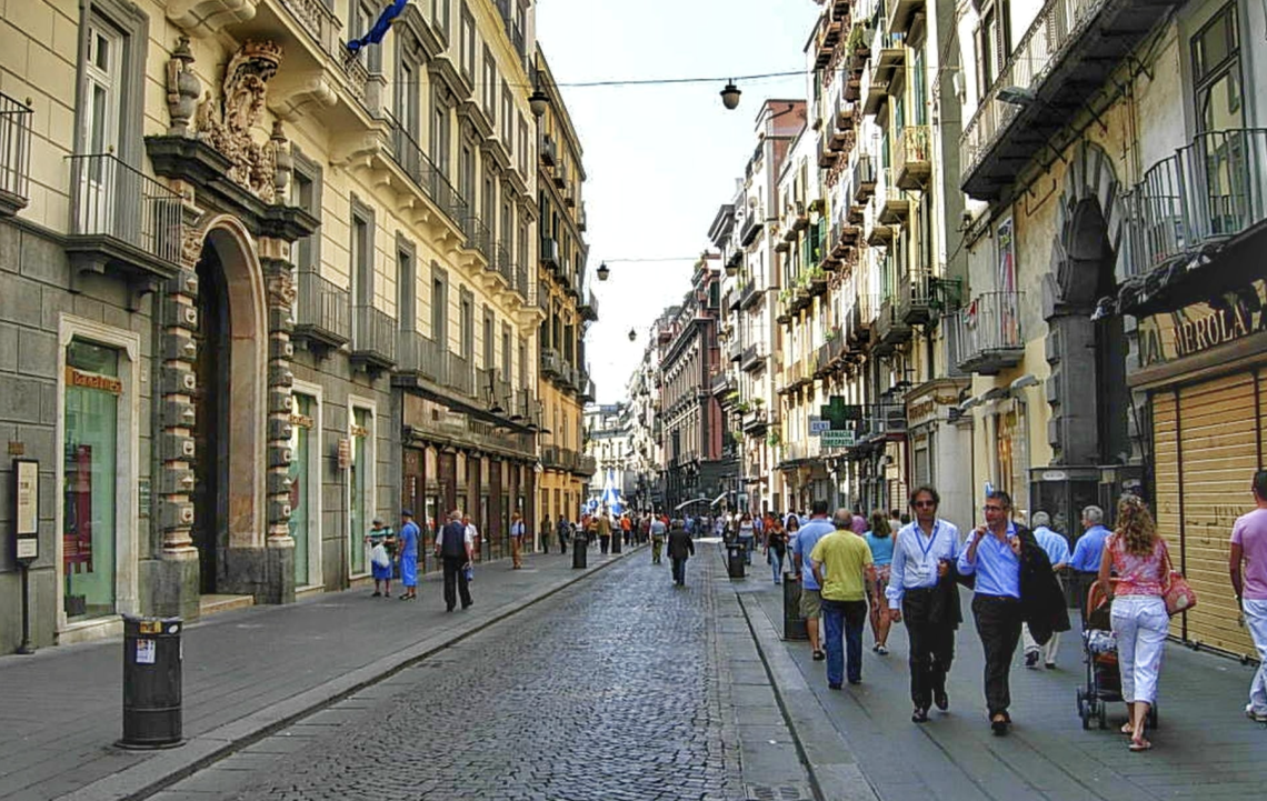 Mercato immobiliare di lusso, a Napoli il valore supera gli 880 milioni di euro