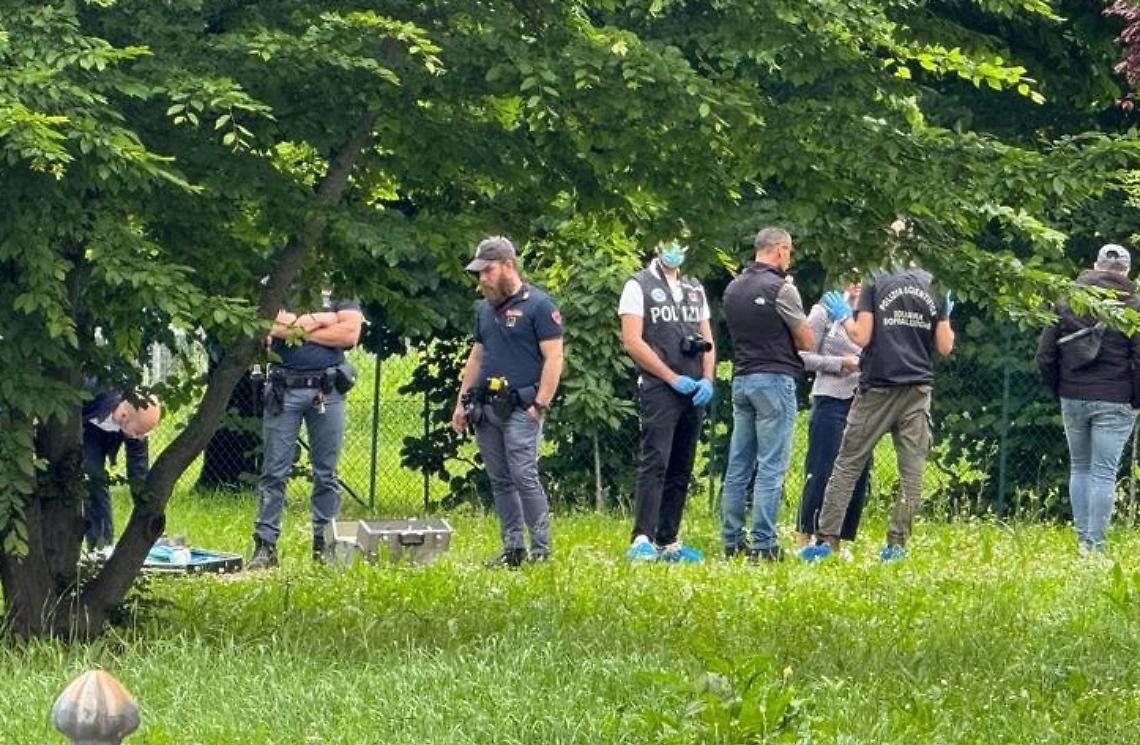 Parma, feto ritrovato sul marciapiede: indaga la polizia scientifica