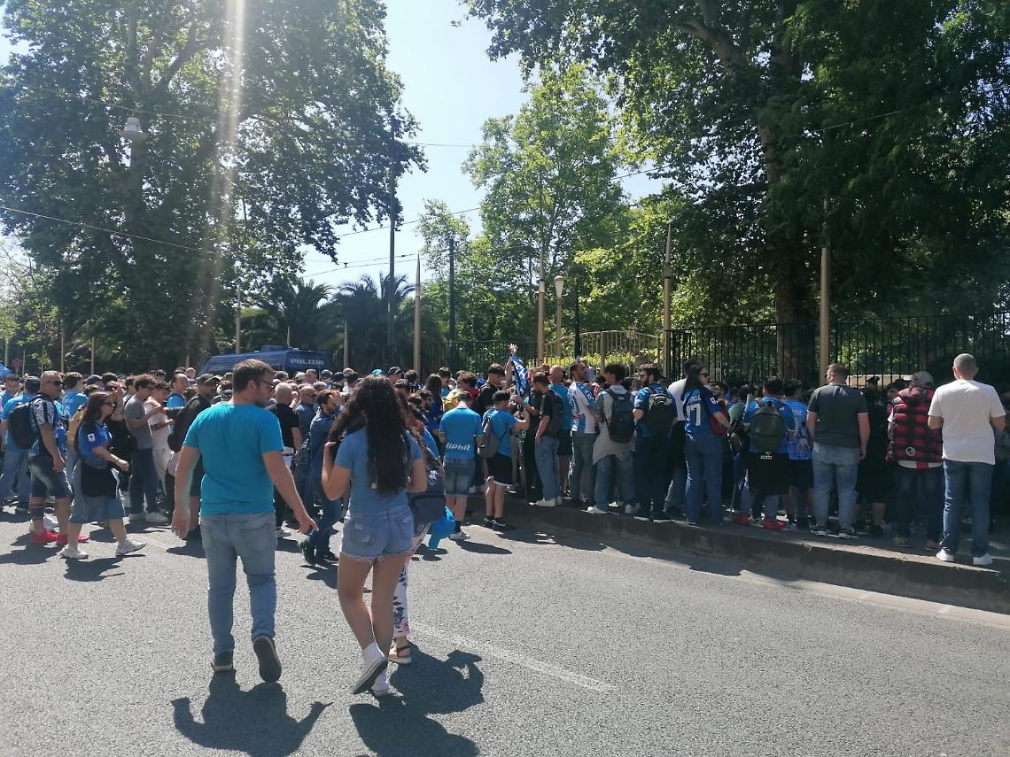 Tifosi già in fermento aspettando i campioni d'Italia