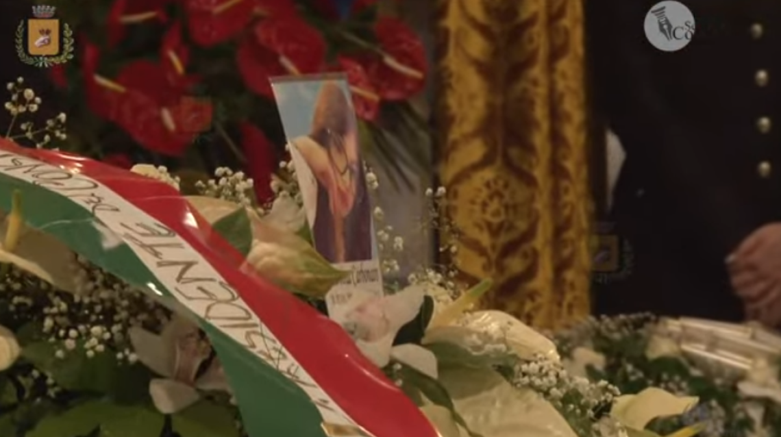 «Uccisa da chi non ha saputo reggere il rifiuto»