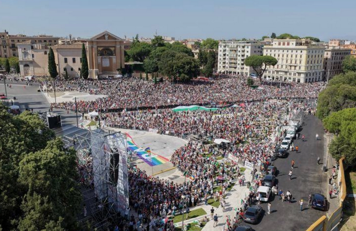 La piazza pro-Gaza di Pd-M5S-Avs