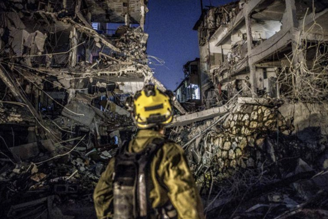 Israele-Iran, Teheran minaccia basi Usa. Idf: «Uccisi 9 scienziati nucleari»