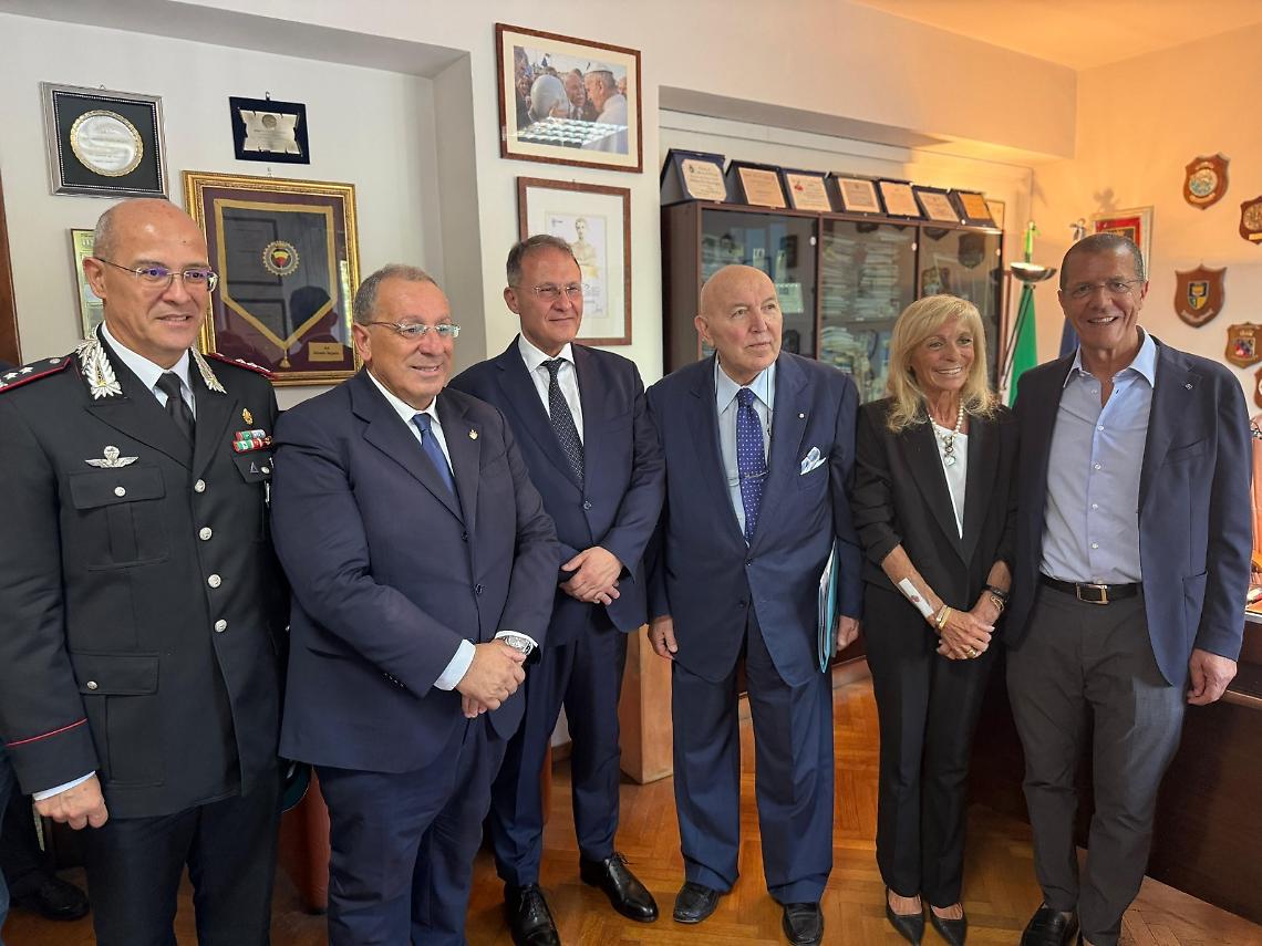 La legalità al centro della visita di Cirielli all’Automobile Club Napoli