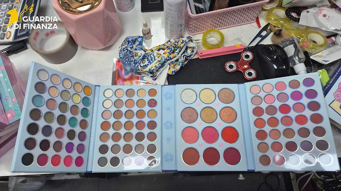 Cosmetici dannosi per la salute, maxisequestro a Napoli