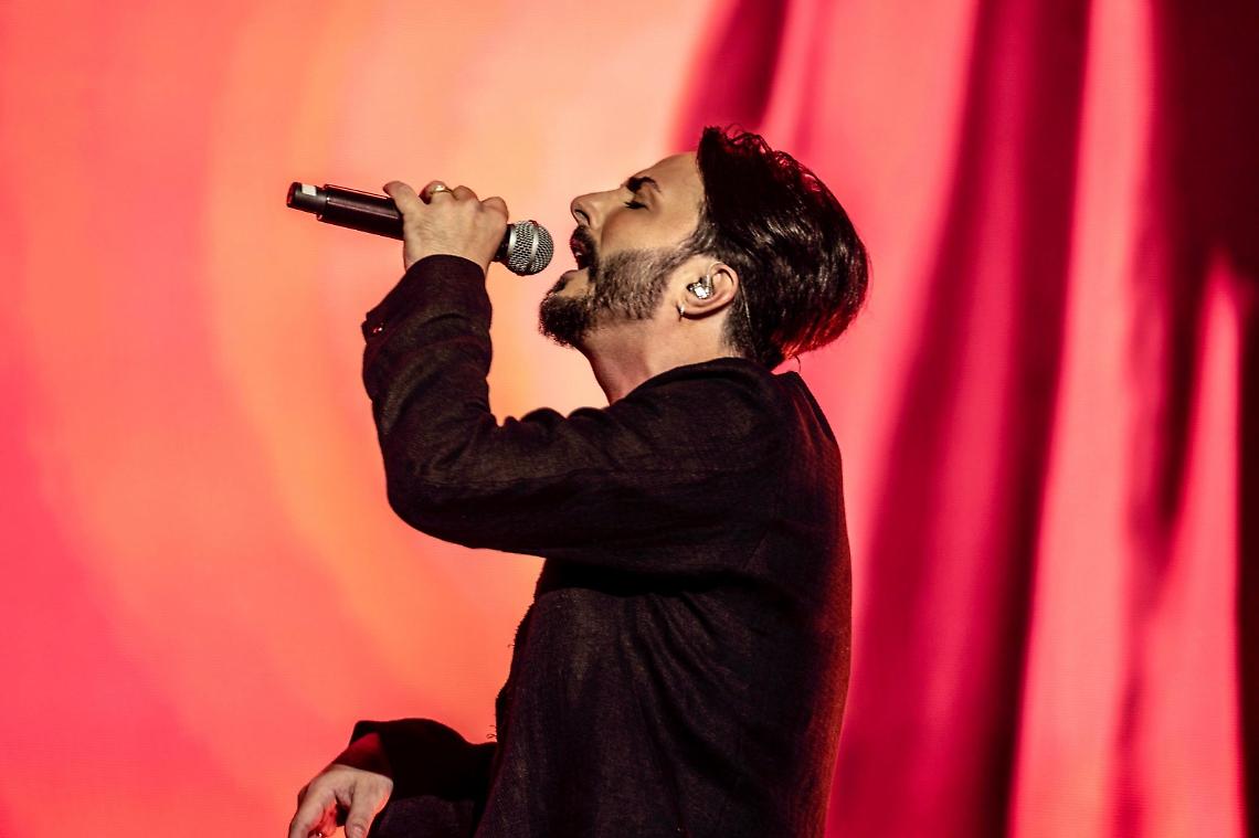 “Strigneme accussì”, ecco il nuovo singolo di Tony Colombo