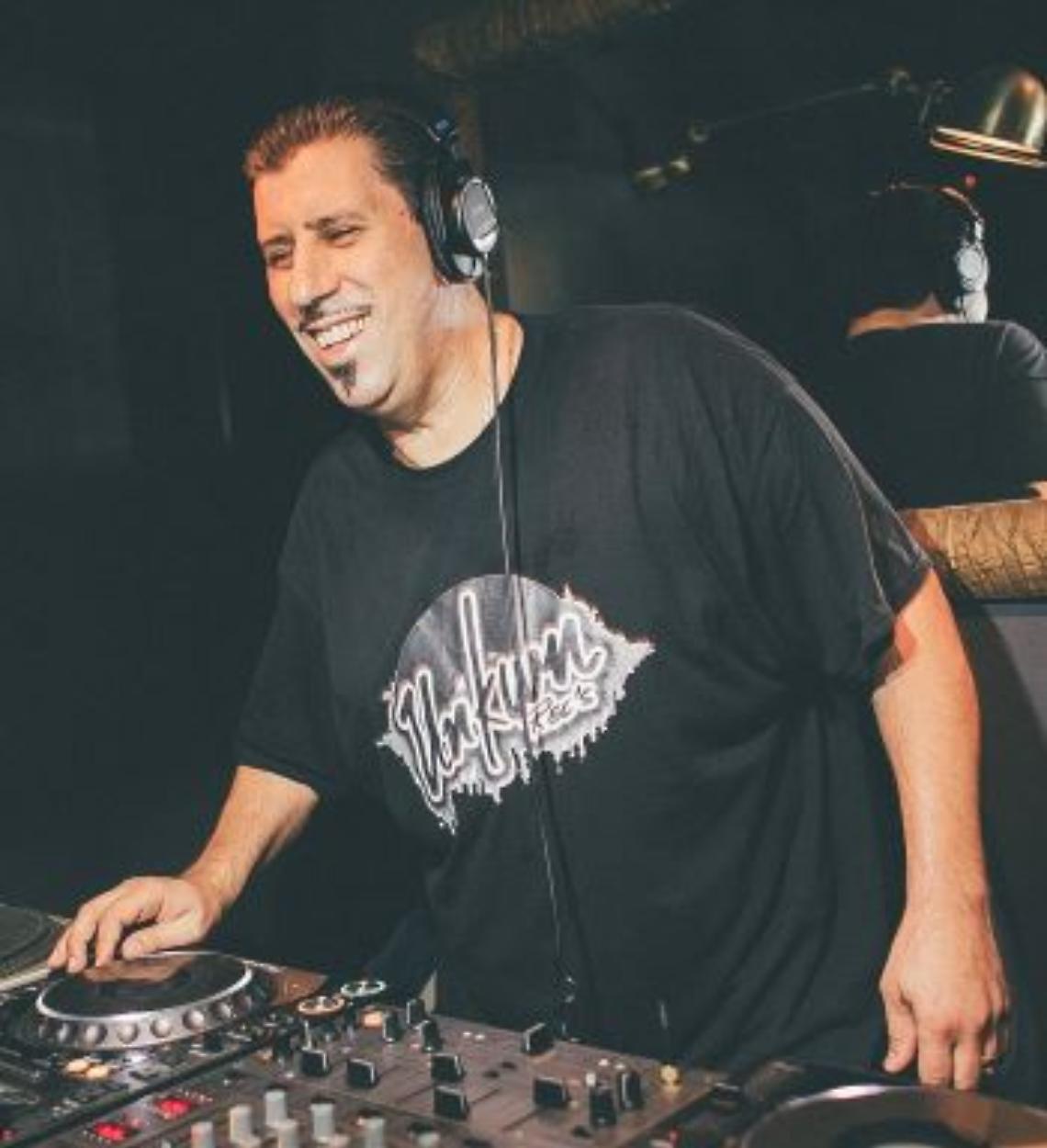 Da New York arriva il dj Victor Simonelli