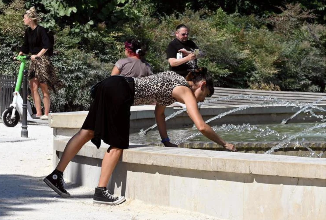Temperature roventi in Italia, oggi bollino rosso in 20 città per il caldo