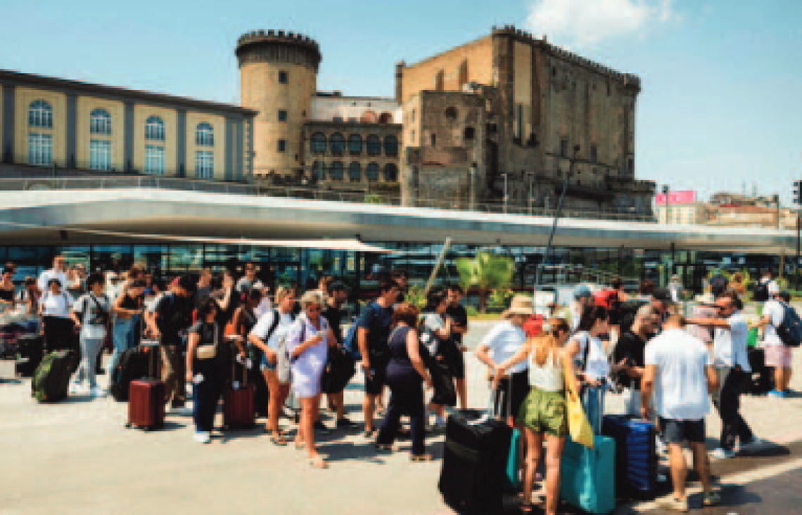 Molo Beverello: un girone infernale senza soluzioni