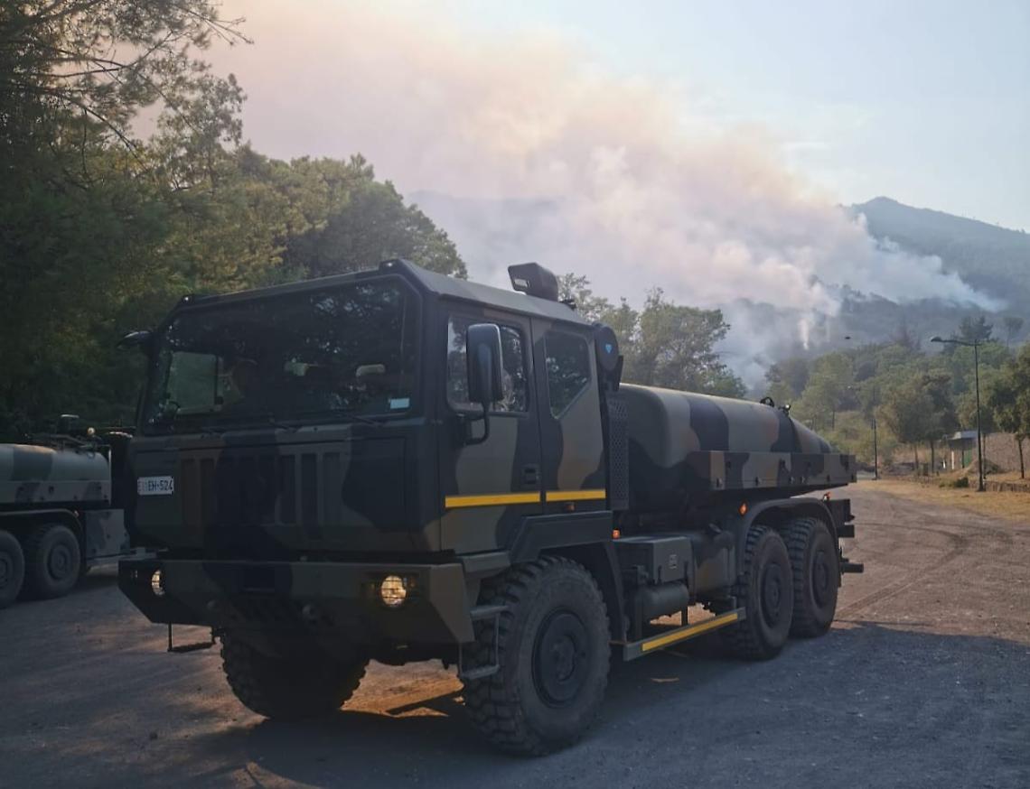 Ancora fiamme sul Vesuvio, coltivazioni distrutte
