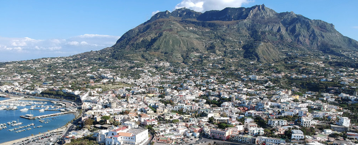 Ischia non solo caos e folla ma scrigno di cultura e storia