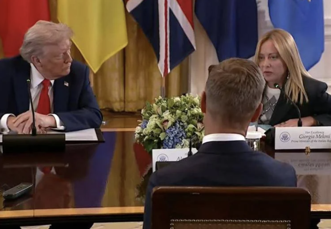 Trump e l'elogio a Meloni: «Grande leader di ispirazione, governerai a lungo»