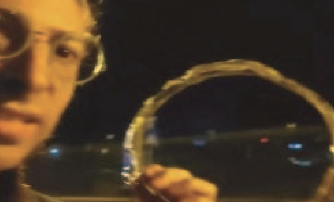 Artista di strada scippato: rabbia social