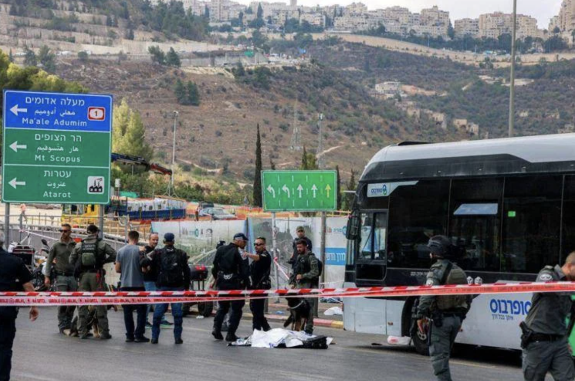 Attentato a Gerusalemme est, i morti salgono a sei. Hamas: «Operazione eroica»