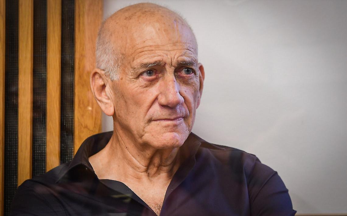 Olmert a Napoli: «La guerra deve finire ora»