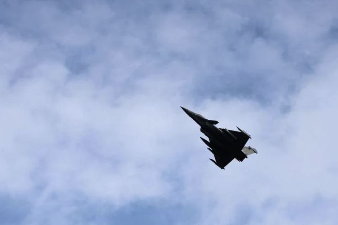 Ucraina, Russia attacca vicino al confine: la Polonia fa decollare i caccia