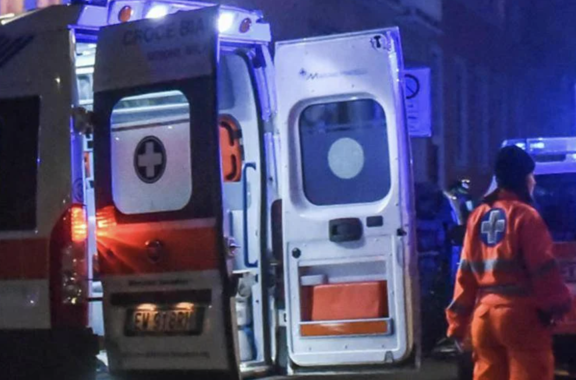 Investite da un furgone mentre vanno alla festa del paese, morte due 21enni