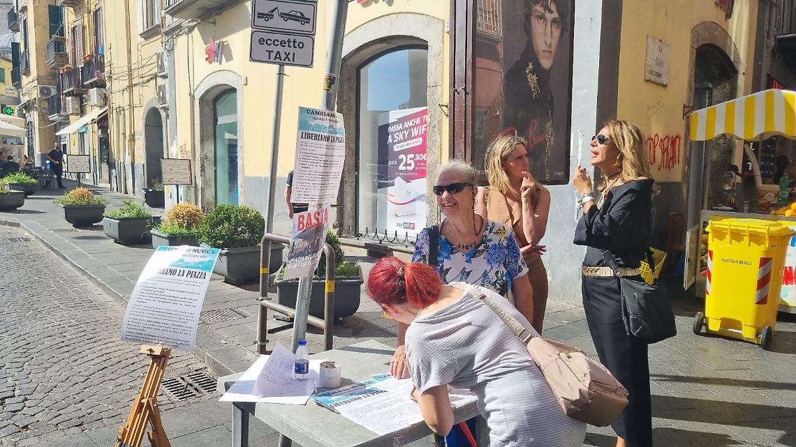«Basta chiudere piazza del Plebiscito»