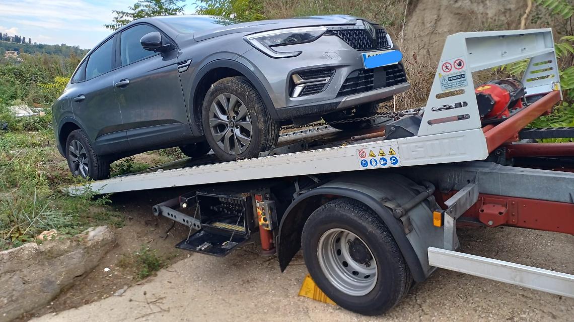 Recuperata a Pianura auto di lusso rubata all'aeroporto di Barcellona