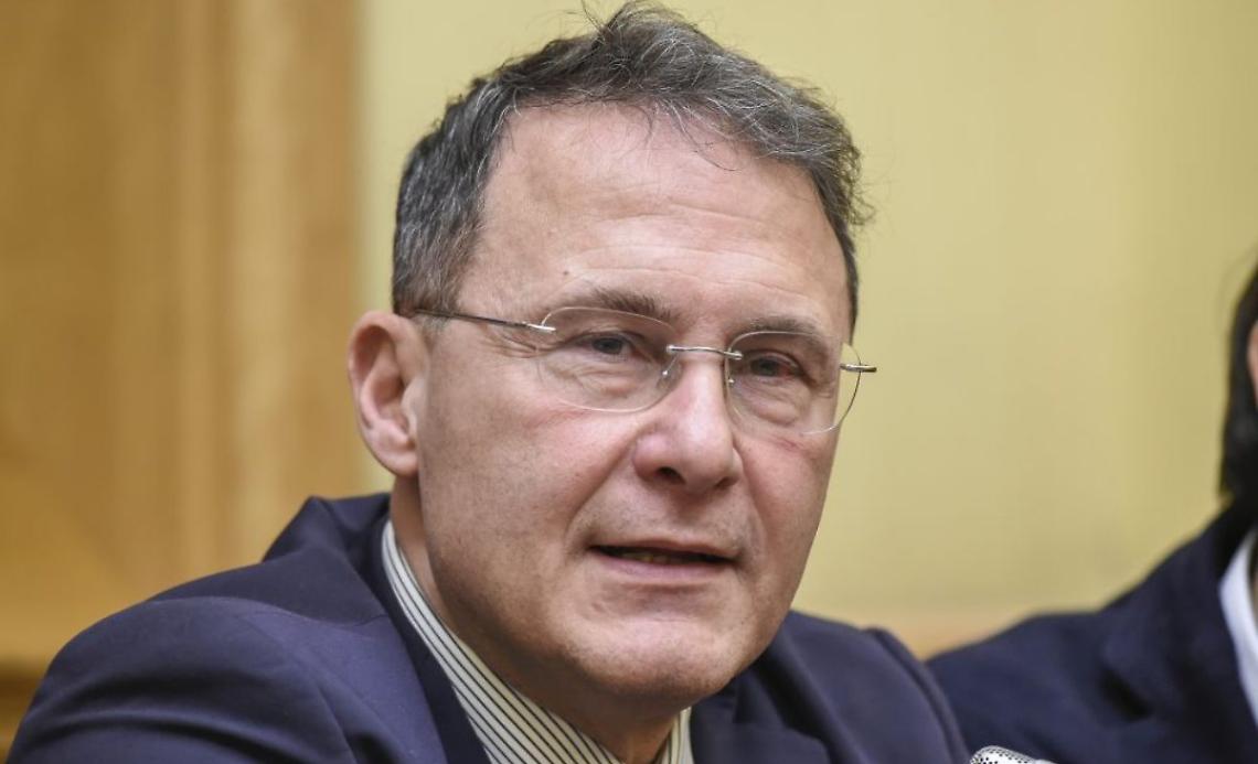 Il centrodestra ha deciso: è Cirielli lo sfidante di Fico