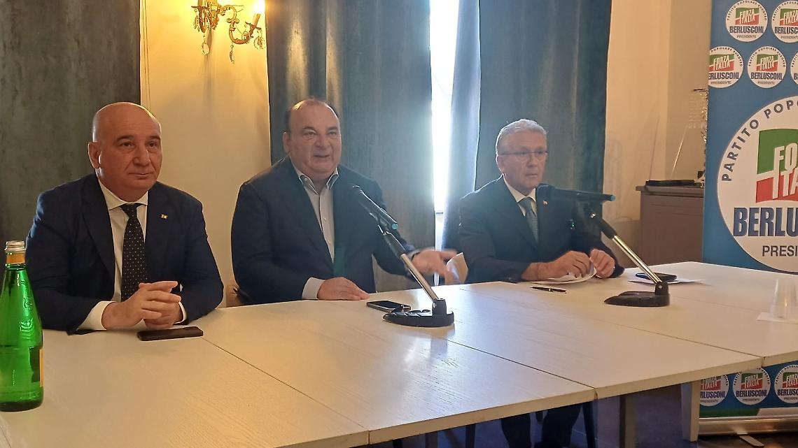 Forza Italia, da Salerno parte la spinta azzurra