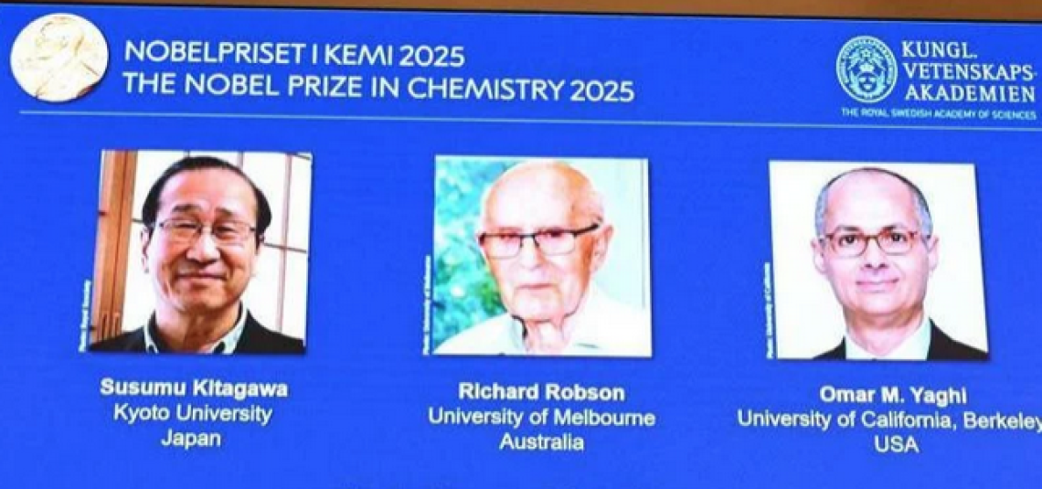 Nobel per la chimica a Kitagawa, Robson e Yaghi: hanno raccolto l'acqua dall'aria del deserto