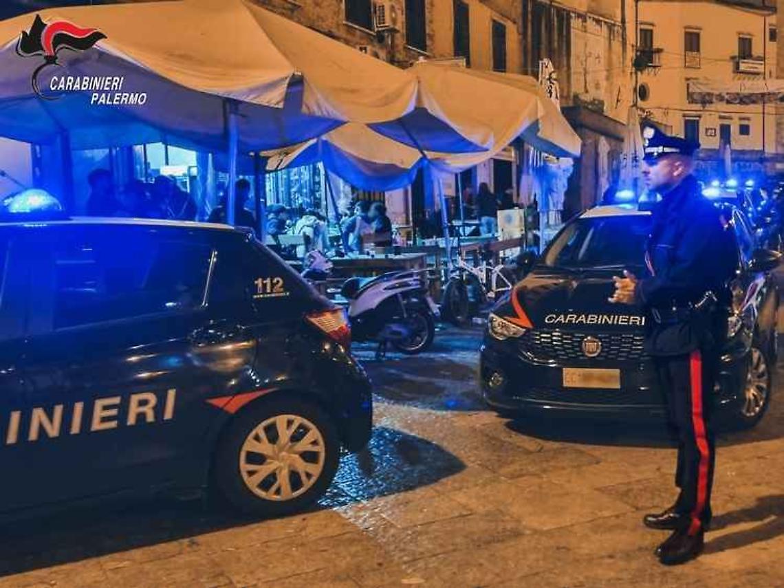 Cerca di sedare una rissa, gli sparano alla testa