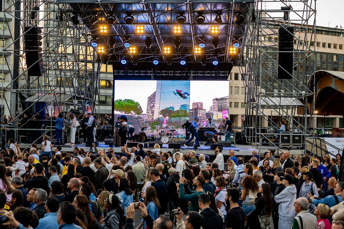 Napoli Overdrive Festival, in 50.000 al Centro Direzionale