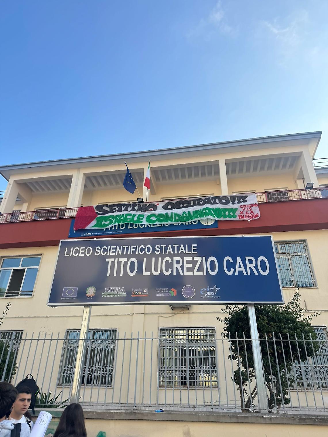 Pro pal, occupato anche il Tito Lucrezio Caro