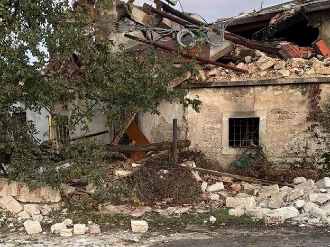 Esplosione durante uno sgombero: morti tre carabinieri