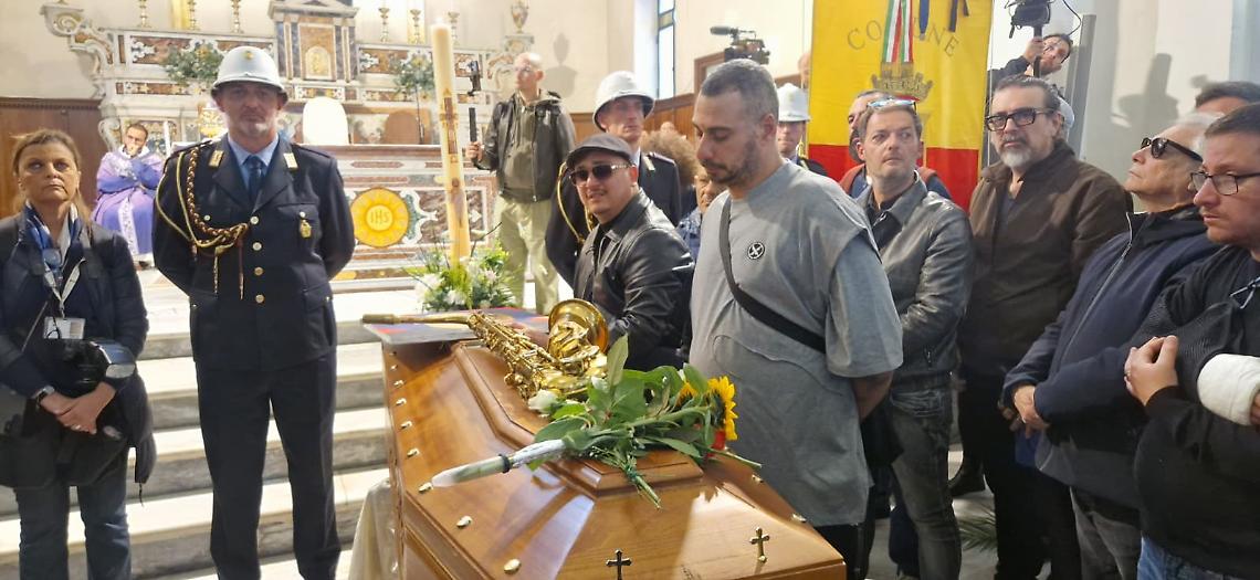 James Senese “torna" tra gli applausi nella sua Miano