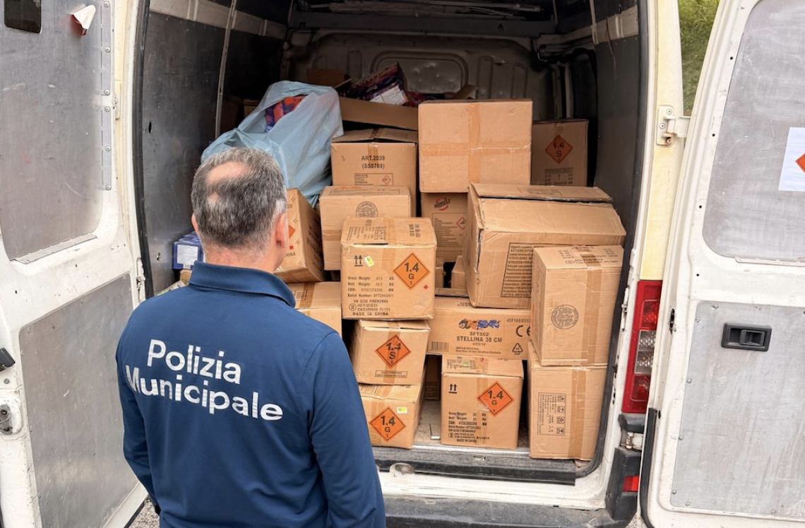 Sequestrati a Napoli cento chili di materiale pirotecnico