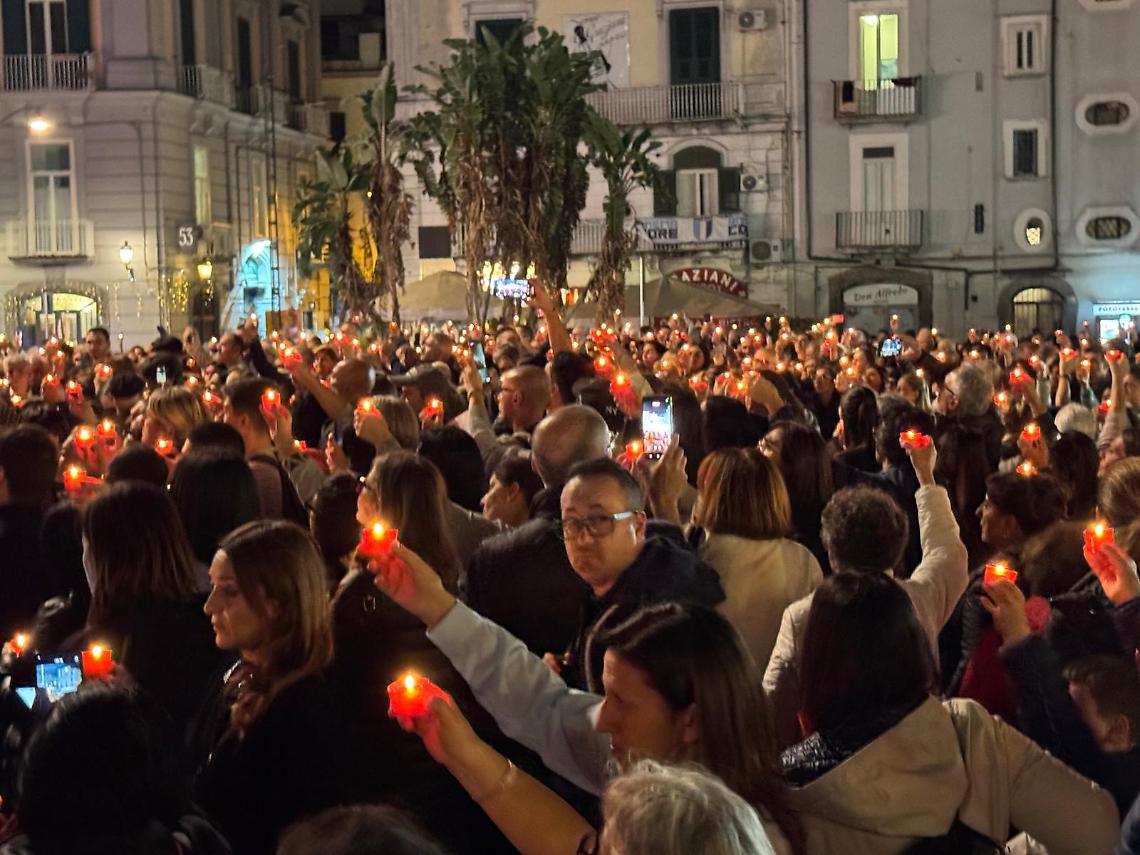 A Napoli il macabro Halloween spazzato via dalle luci dei cattolici