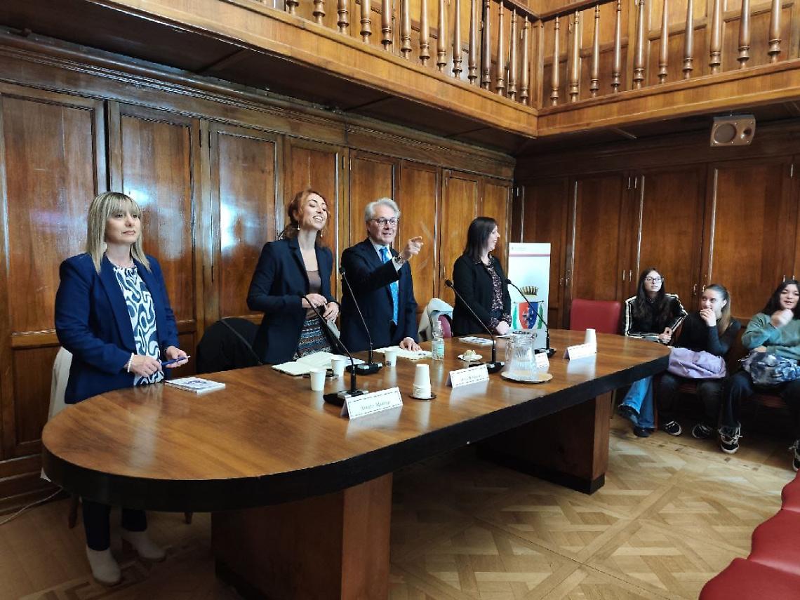 "Il lato oscuro dei social network", dibattito a Roma