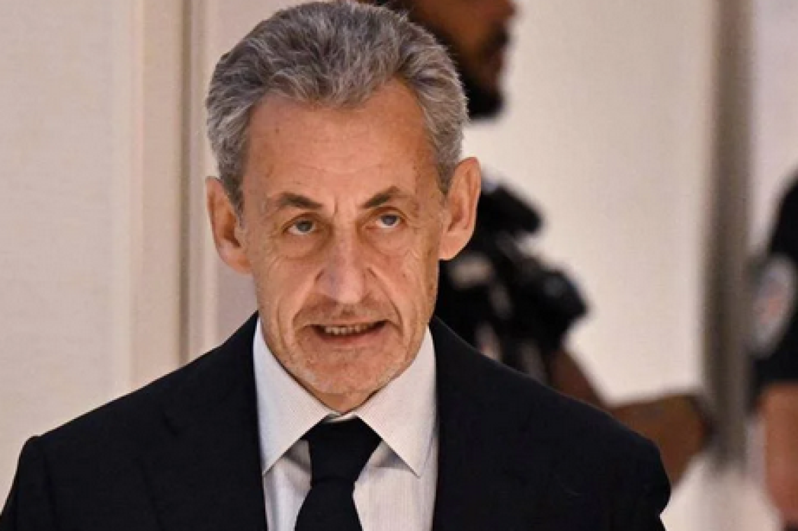 All'ex presidente Sarkozy concessa la libertà vigilata
